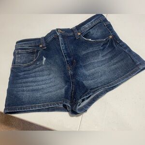 Kendall & Kylie. Stretch denim shorts. 13/31. Never worn.